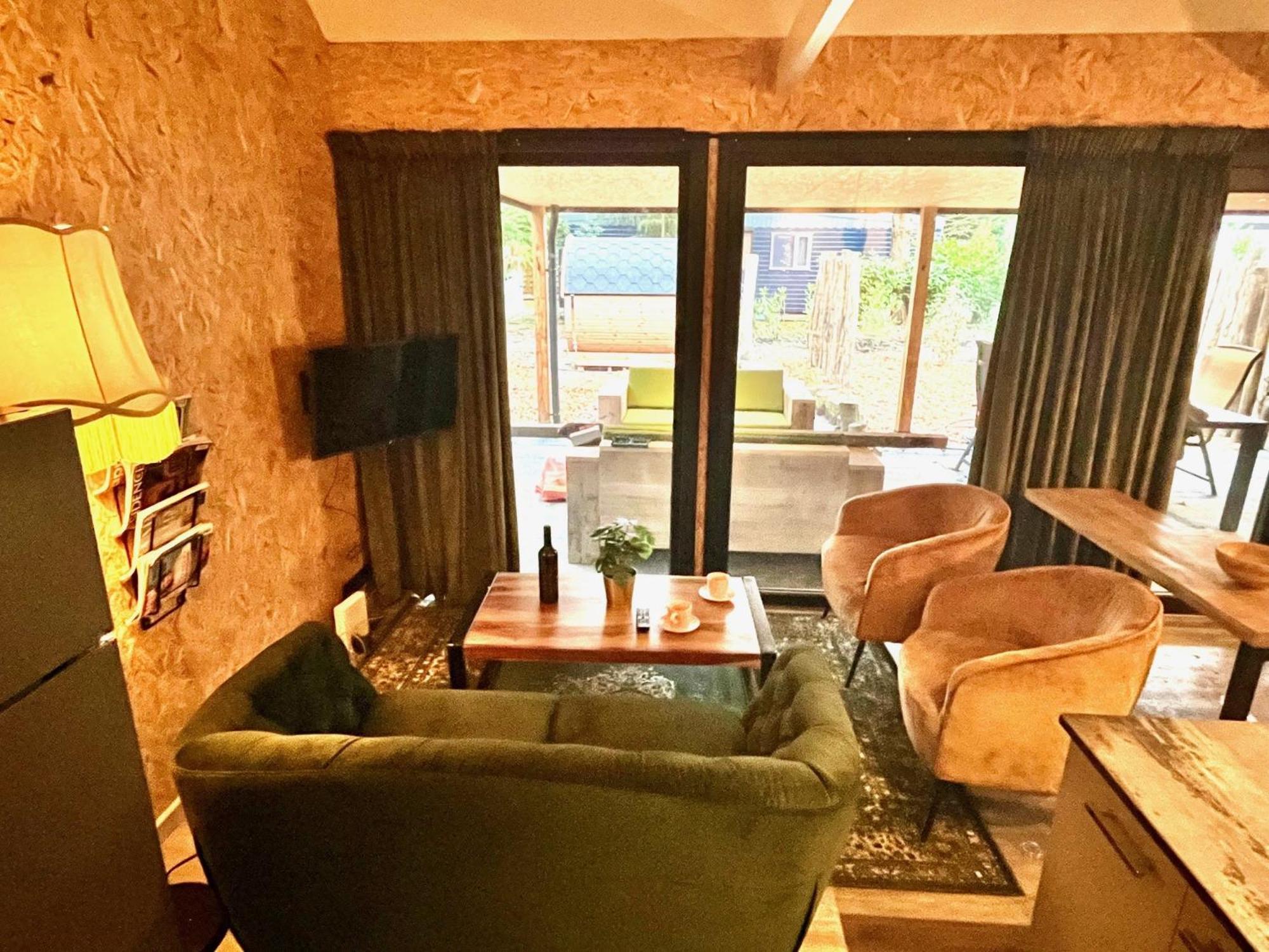 Wellness In The Woods - 4P Tinyhouse Met Prive Sauna & Hottub Diessen Luaran gambar