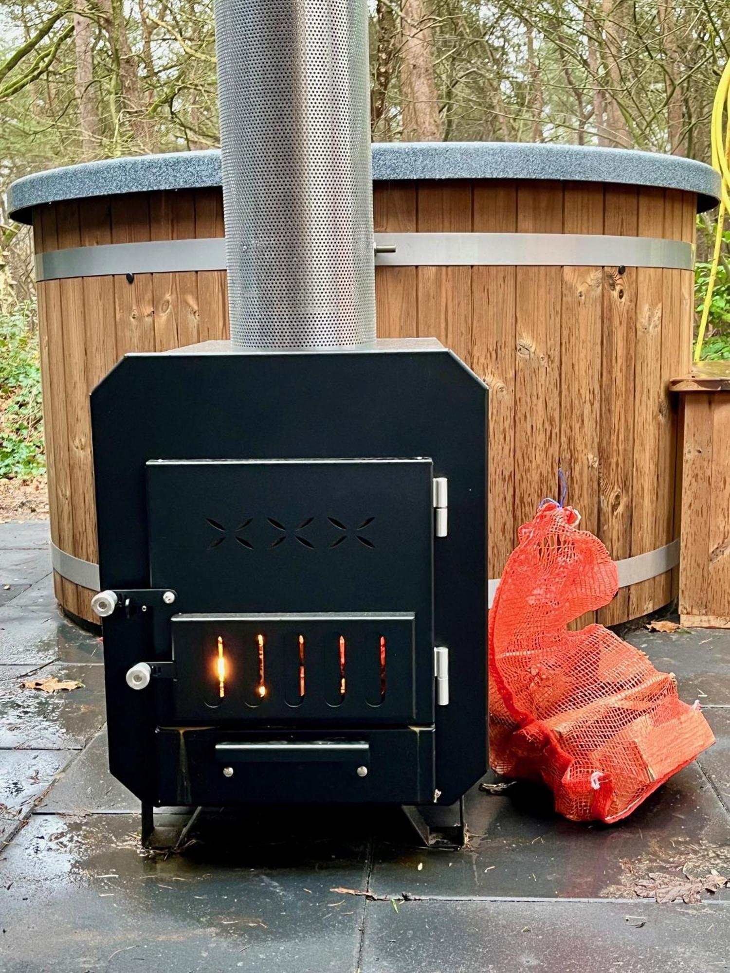 Wellness In The Woods - 4P Tinyhouse Met Prive Sauna & Hottub Diessen Luaran gambar